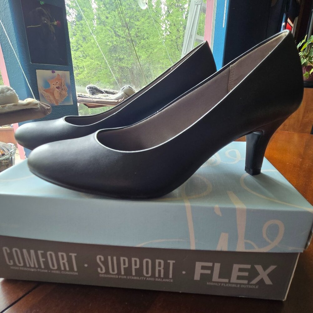 LIFE STRIDE ROCKABILLY PIN UP GOTH VAMPIRE BLACK PUMPS 3 INCH HEELS 9M
